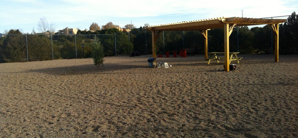 Beatiful small rounded gravel for a SAFE FUN dog park. Beatiful small rounded gravel for a SAFE FUN dog park.